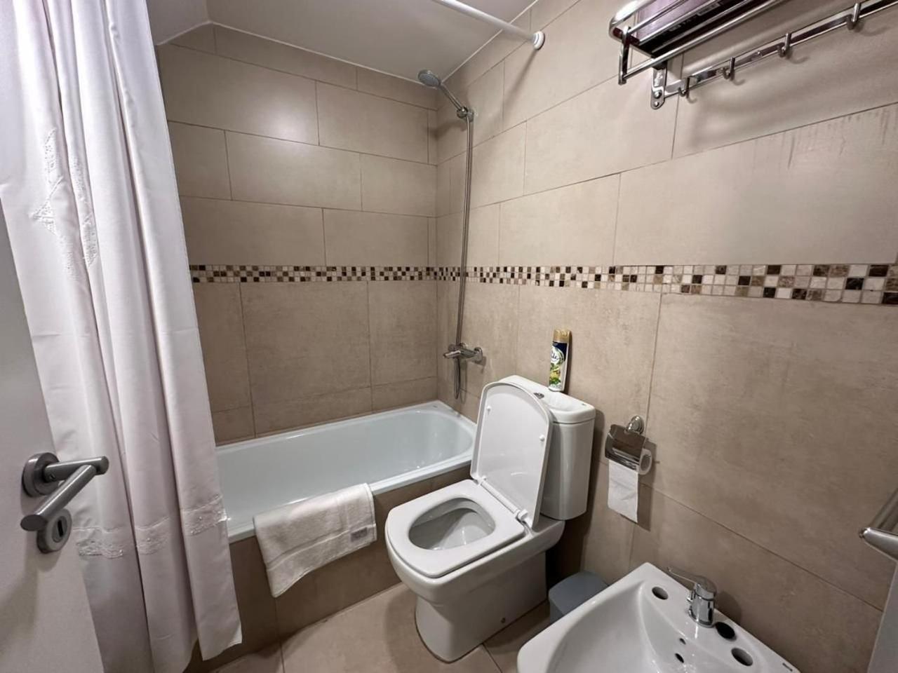 Aunaisin - Apartamentos 9 De Julio 52 Ushuaia Bagian luar foto